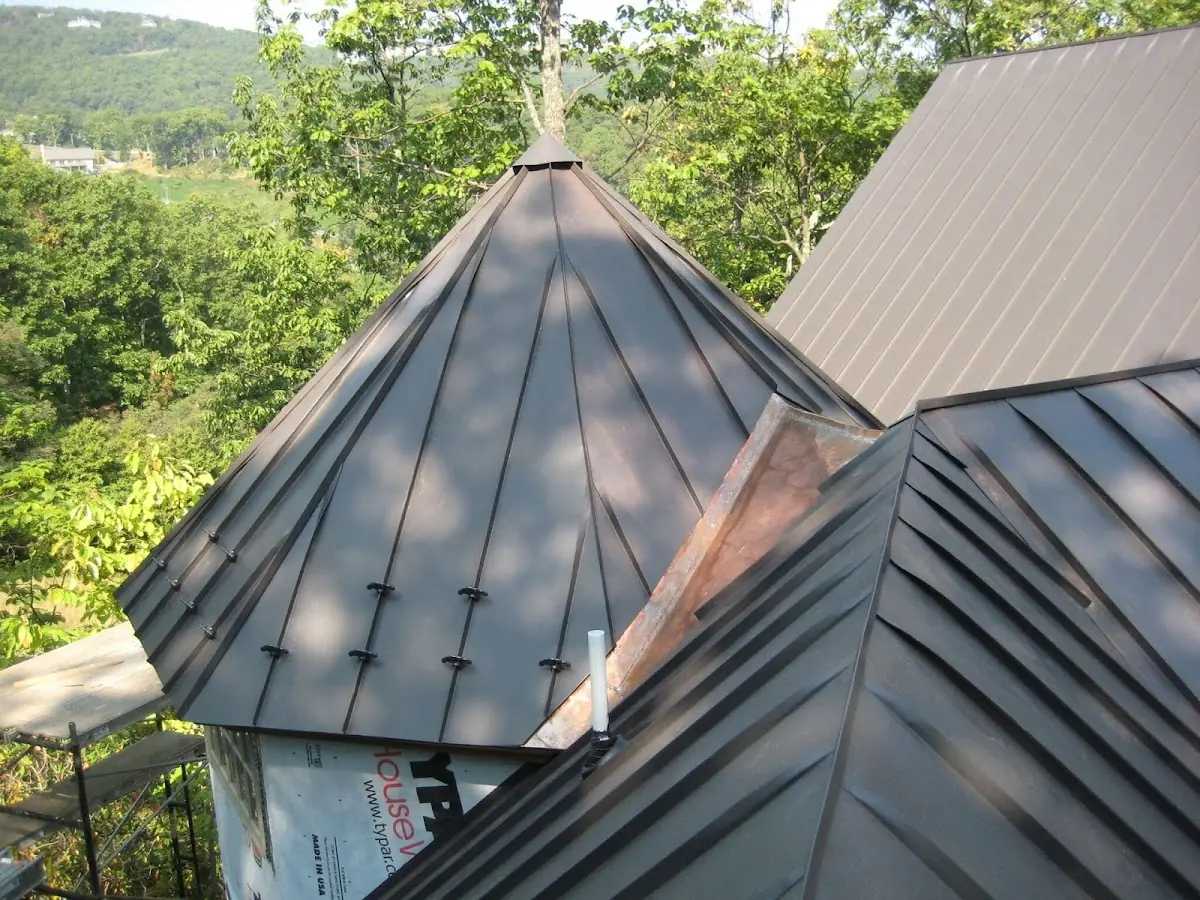 Professional Roof Tarp Installation by Craftsman Roofing in Scenic Hills